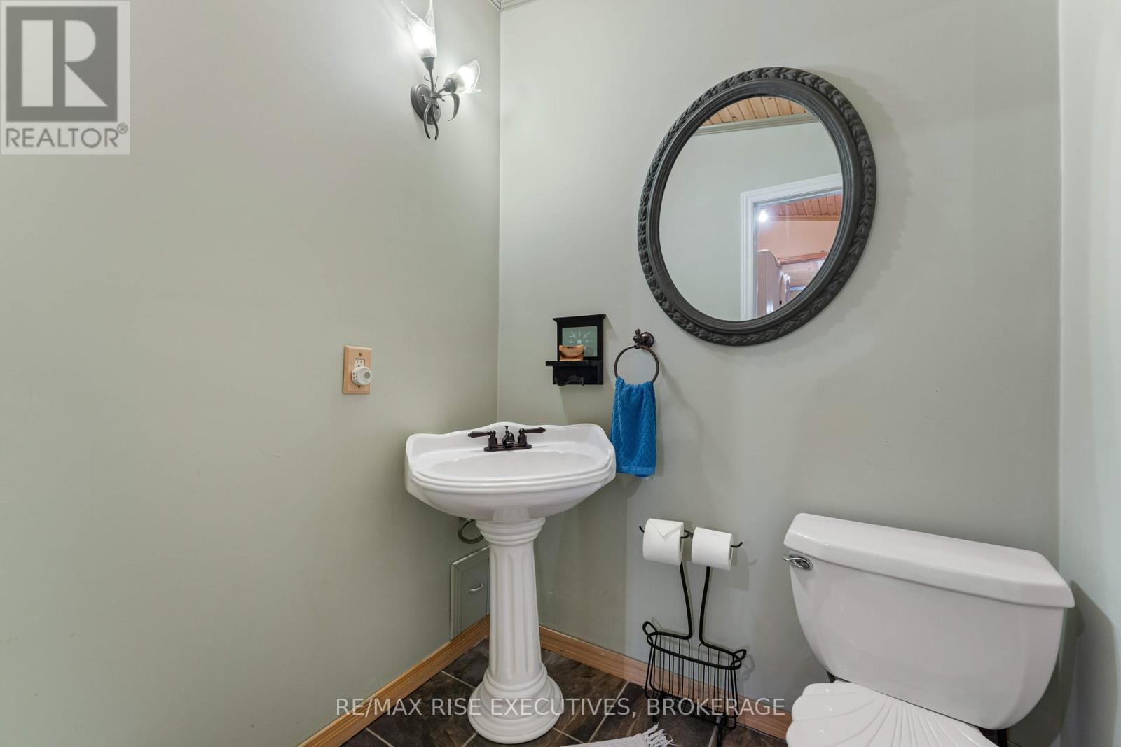 6862 SMITH LANE - 31