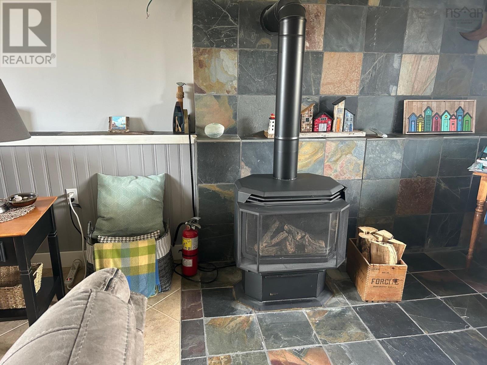 78 Fort Point Road - 37