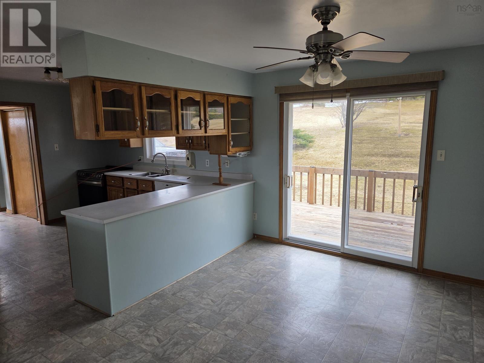 Property 11 of 19 of 7900 upper grand mira Road