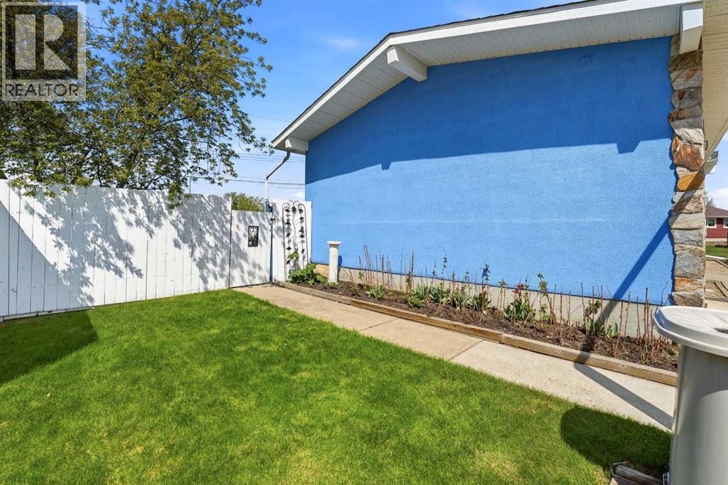 4024 58 Street — photo 32