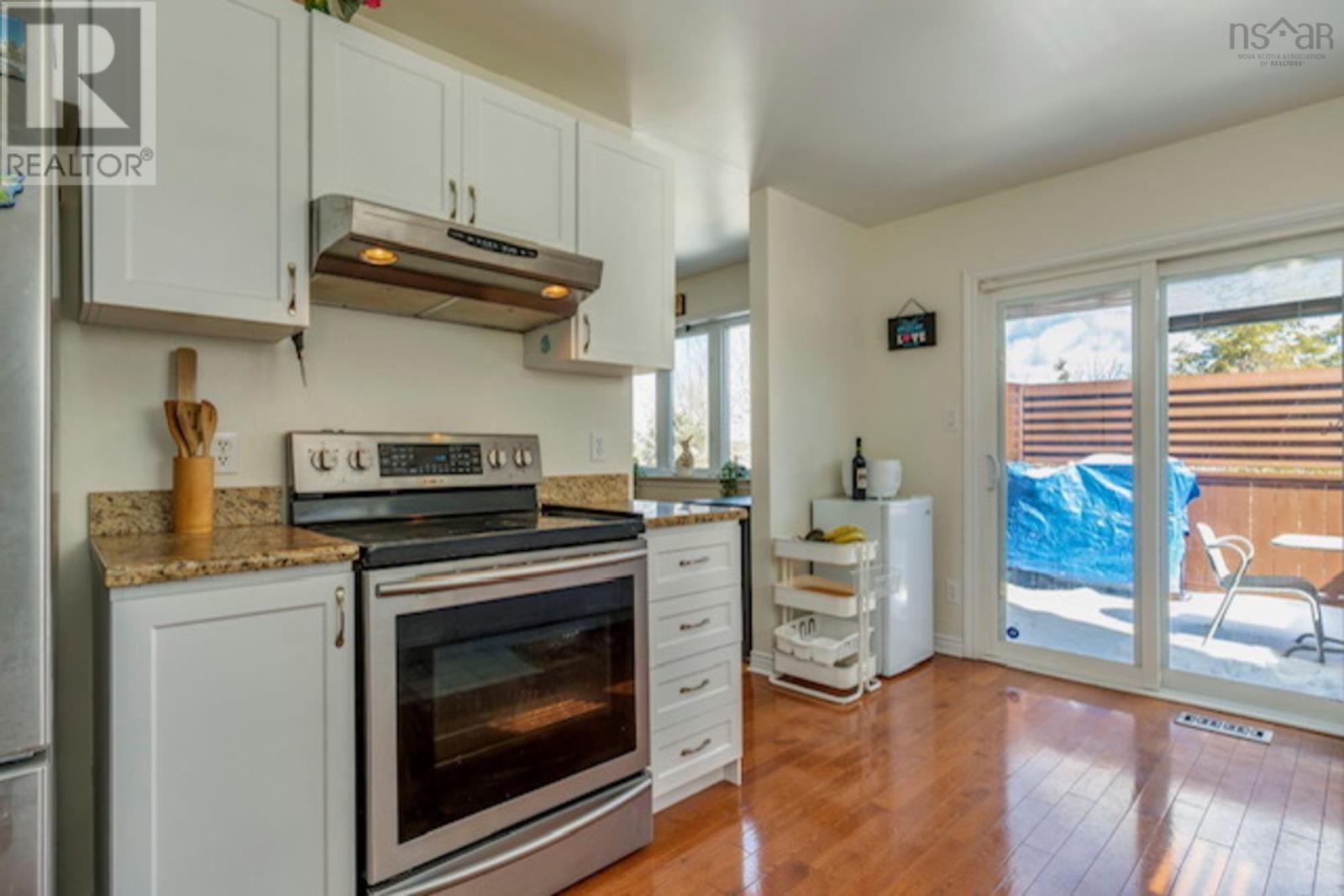 68 Royal Masts Way - 20
