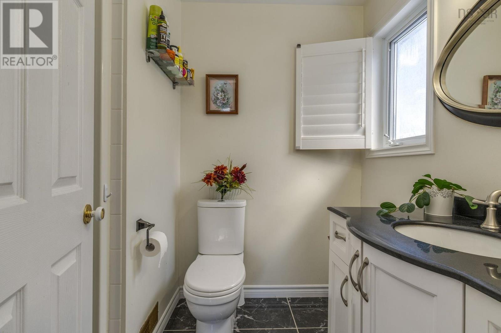 68 Royal Masts Way - 25