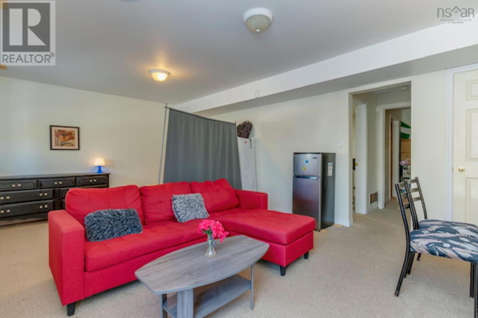 68 Royal Masts Way - 44
