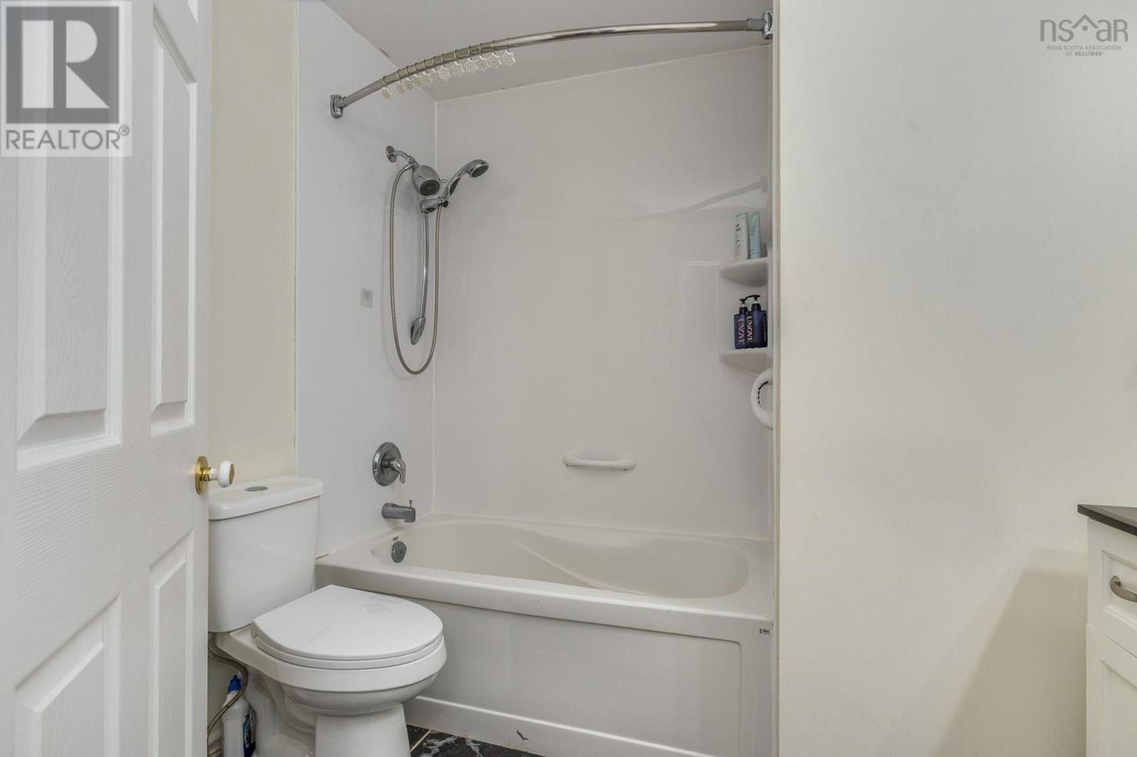 68 Royal Masts Way - 36