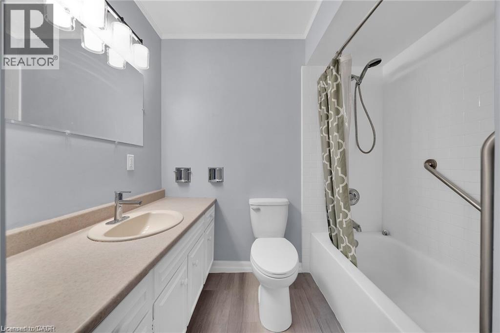 #4 451 WOODVIEW Road - 22
