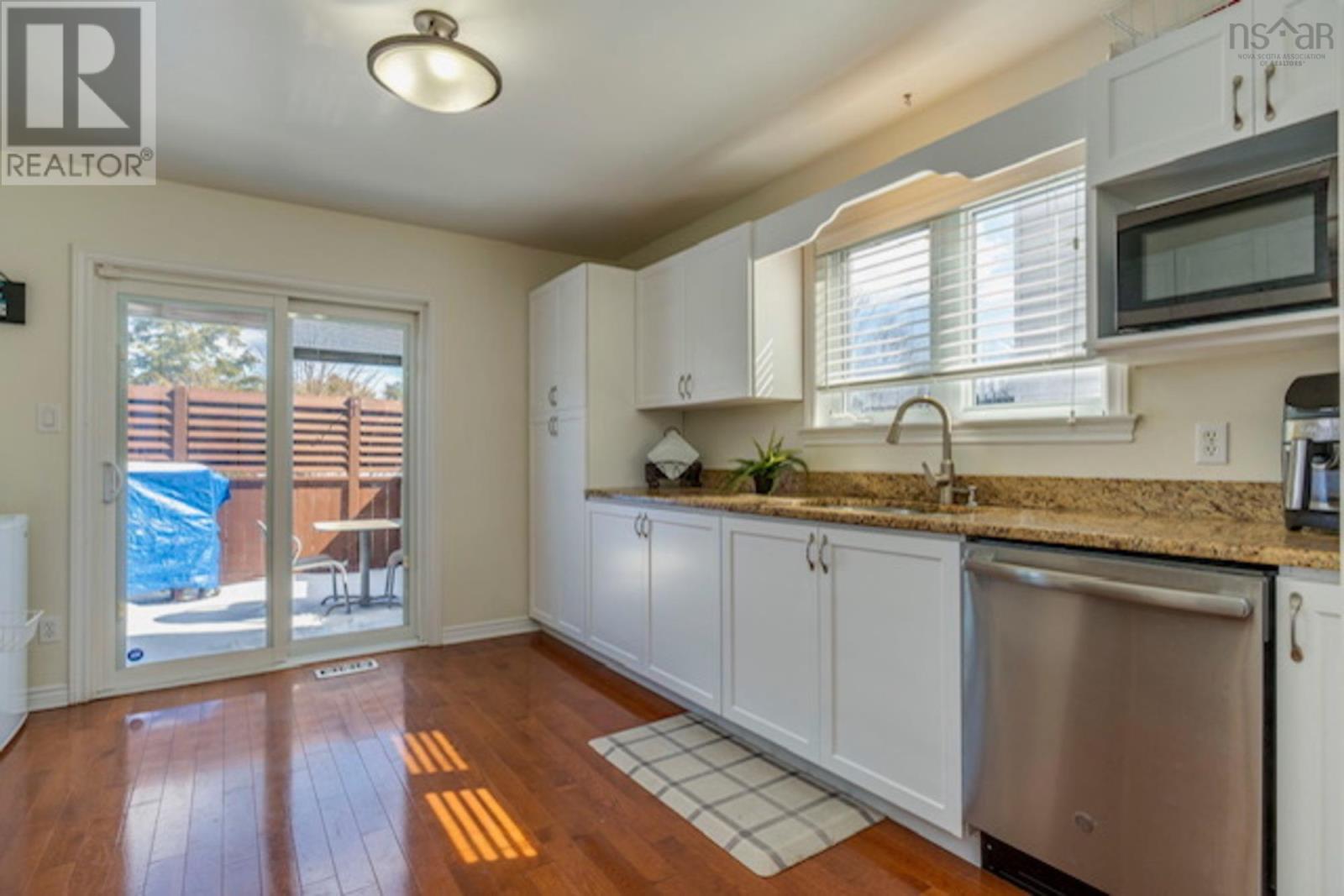68 Royal Masts Way - 19