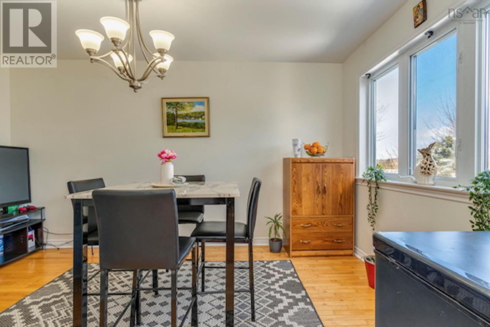 68 Royal Masts Way - 16