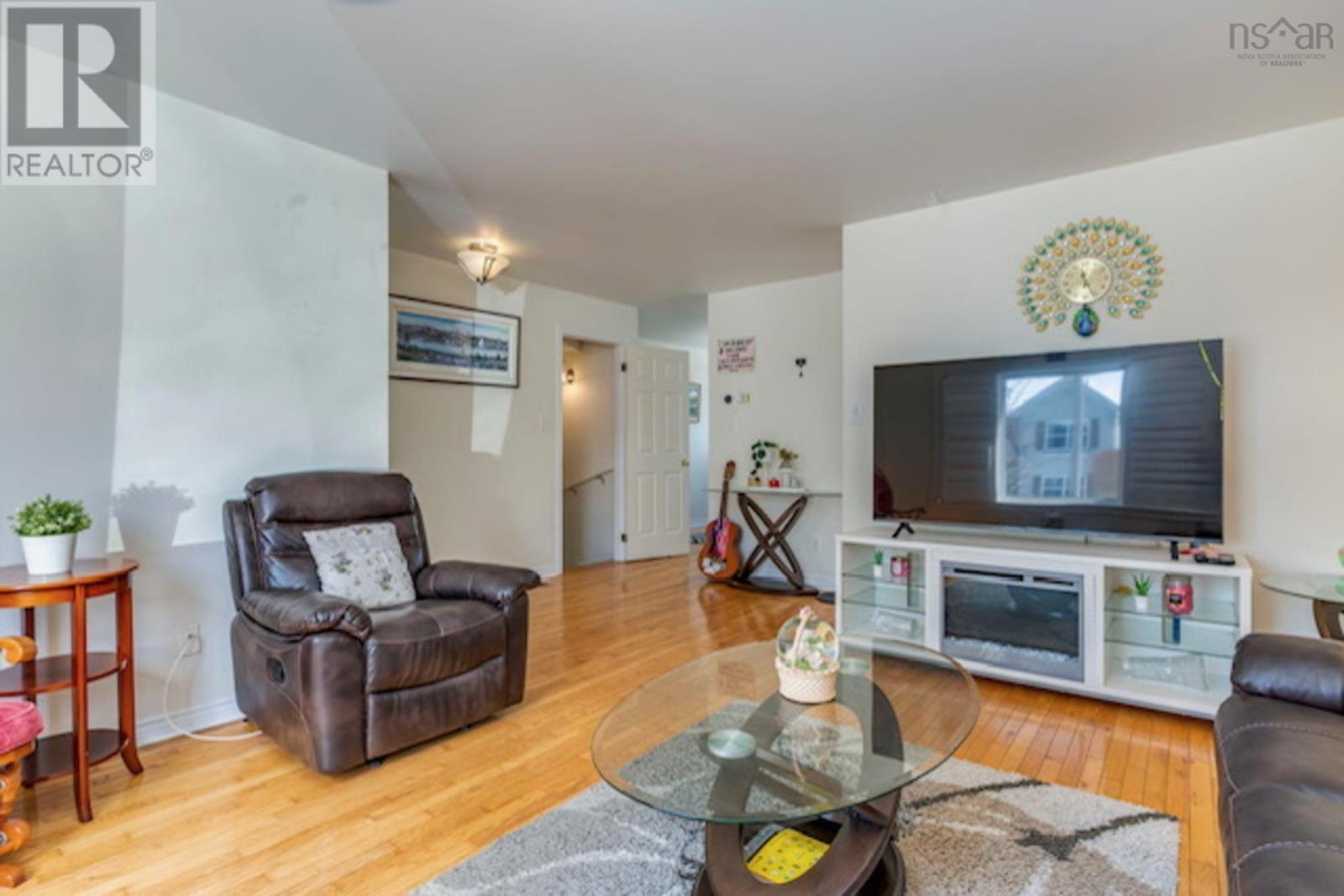 68 Royal Masts Way - 12
