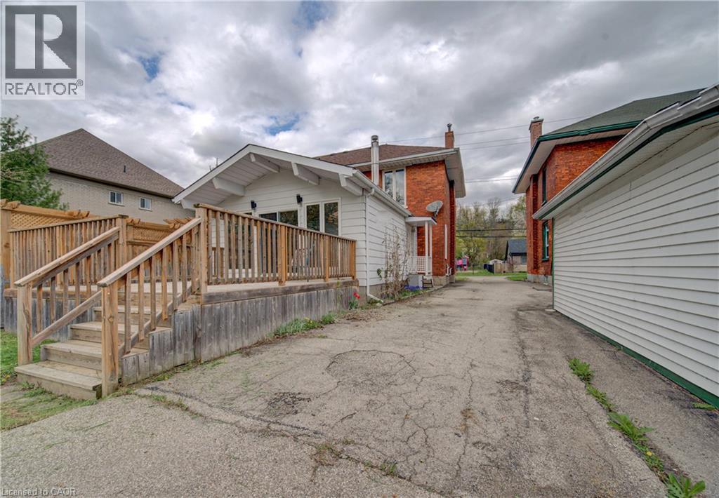 28 WILLOW Street - 33