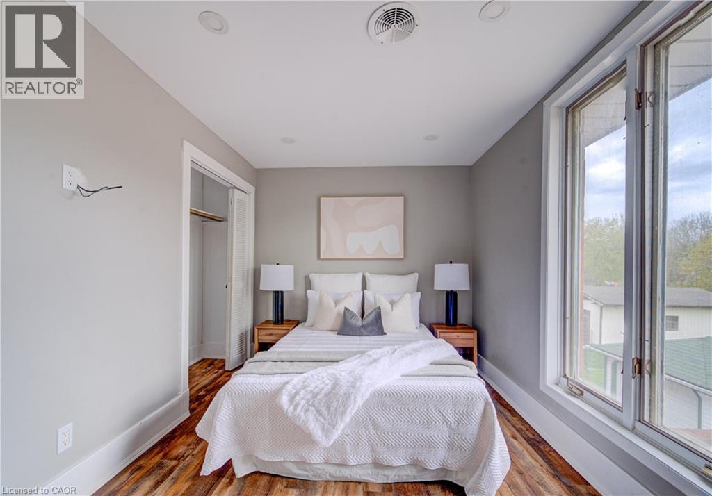 28 WILLOW Street - 24
