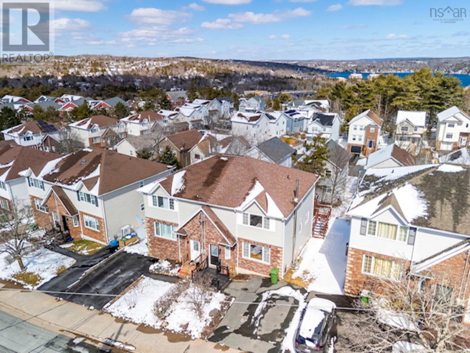 68 Royal Masts Way - 5