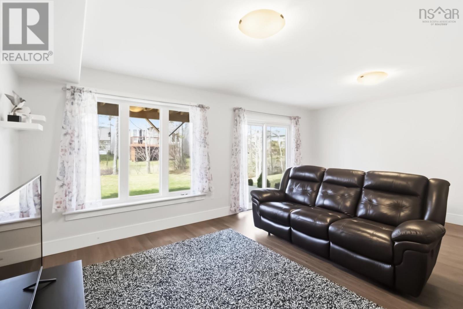 65 Tilbury Avenue - 21