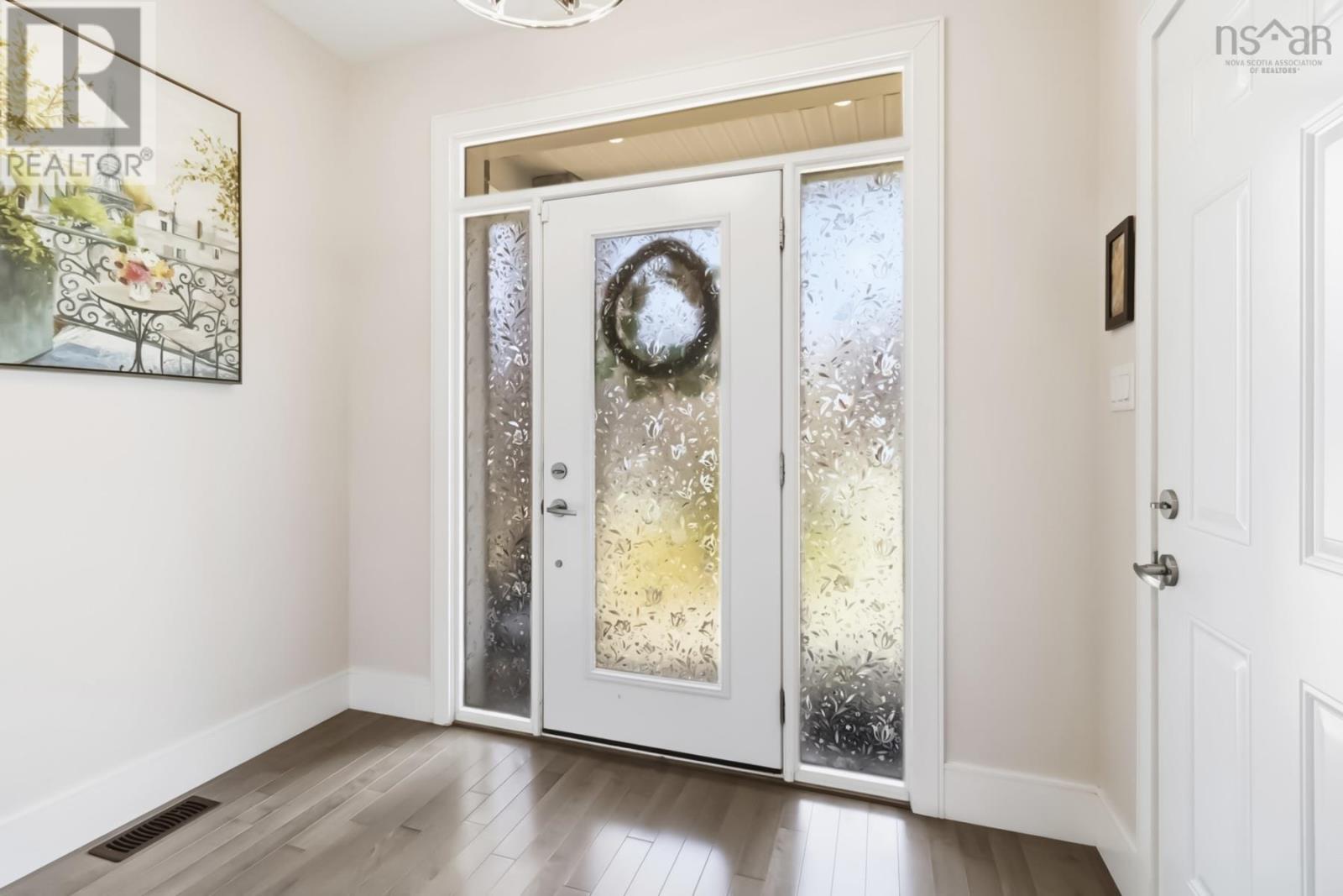 65 Tilbury Avenue - 4
