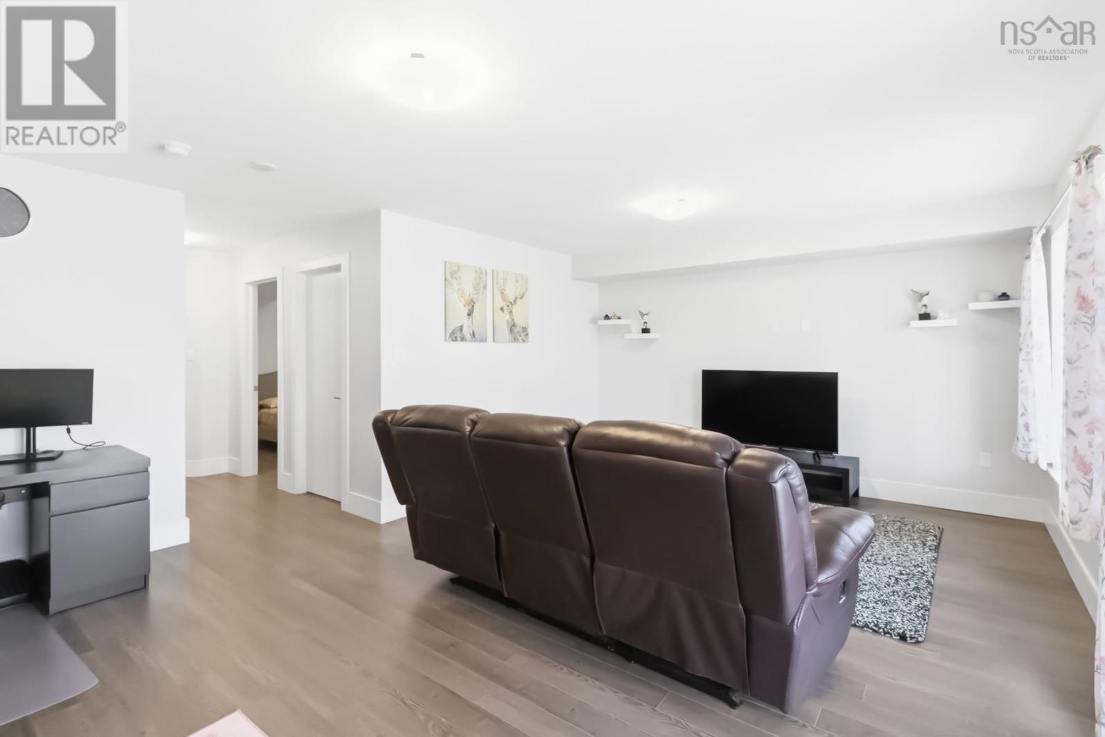 65 Tilbury Avenue - 22