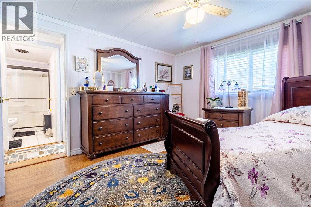 42 Regency DRIVE - 21