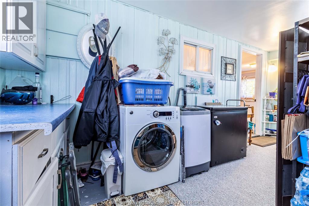 42 Regency DRIVE - 31