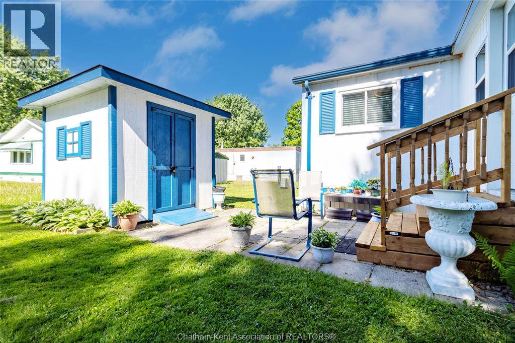 42 Regency DRIVE - 32