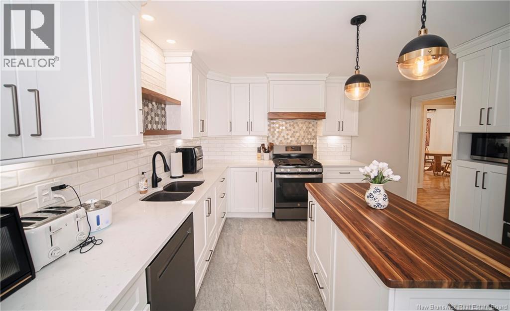 171 Sunset Drive - Image 3