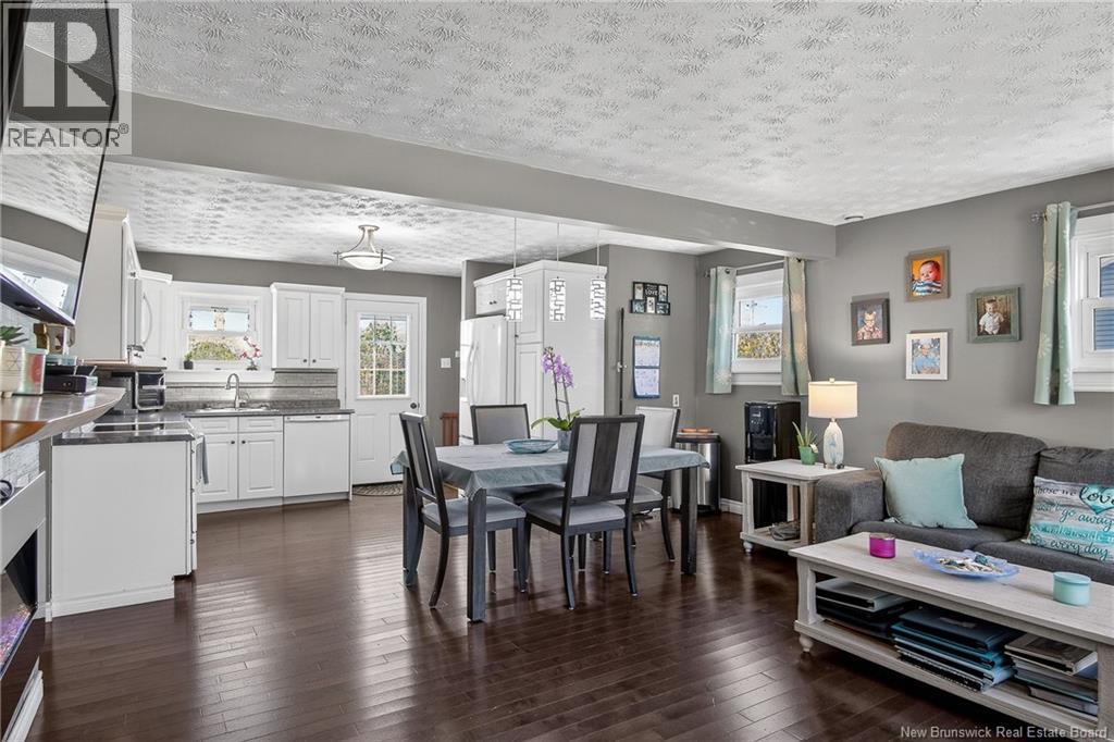 365 Beaconsfield Crescent - 10