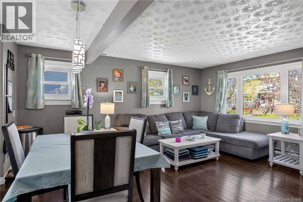 365 Beaconsfield Crescent - 11