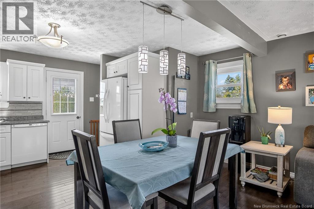 365 Beaconsfield Crescent - 12