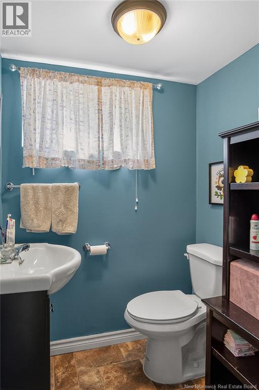365 Beaconsfield Crescent - 27