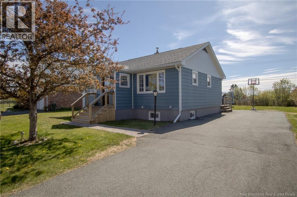365 Beaconsfield Crescent - 3