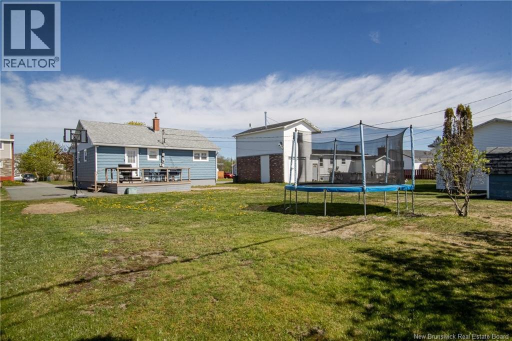 365 Beaconsfield Crescent - 30