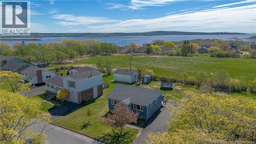 365 Beaconsfield Crescent - 36