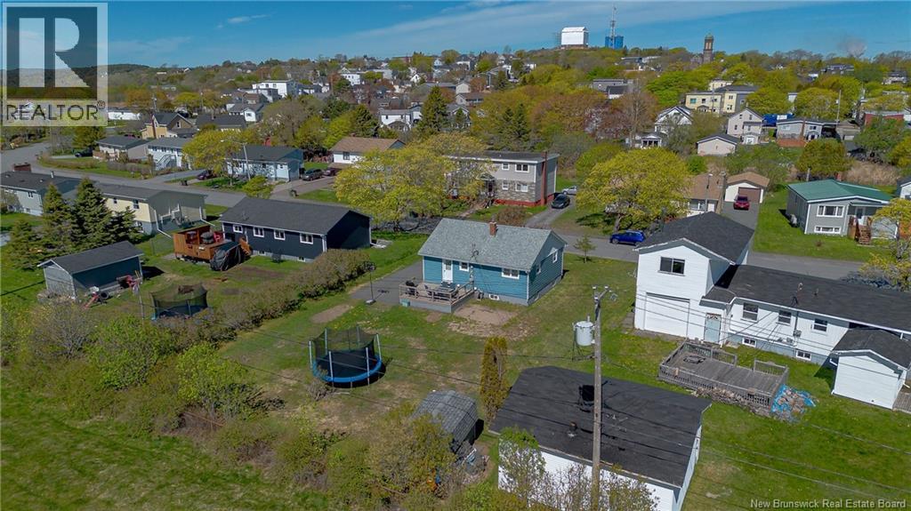 365 Beaconsfield Crescent - 37