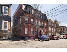 136 Charlotte Street, photo 2