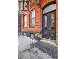 136 Charlotte Street, photo 4
