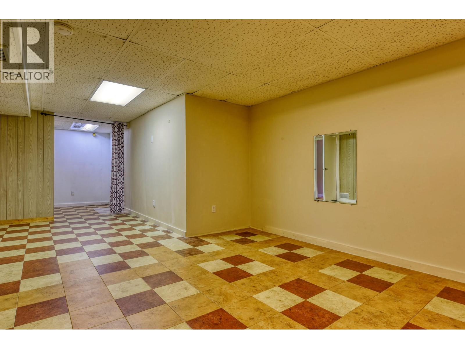 1290 N TWELFTH AVENUE - 13
