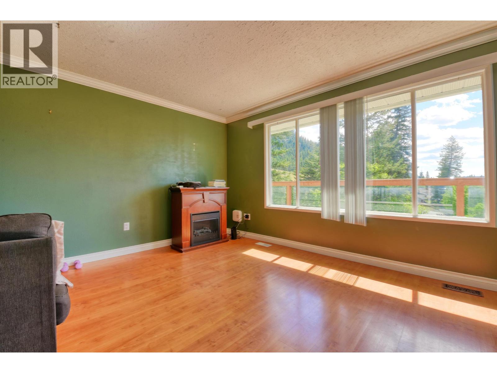1290 N TWELFTH AVENUE - 5