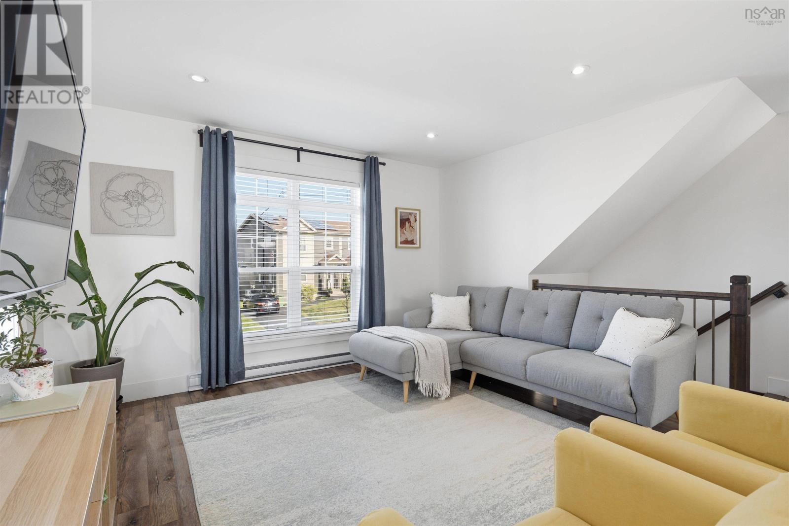 108 Onyx Crescent - 3