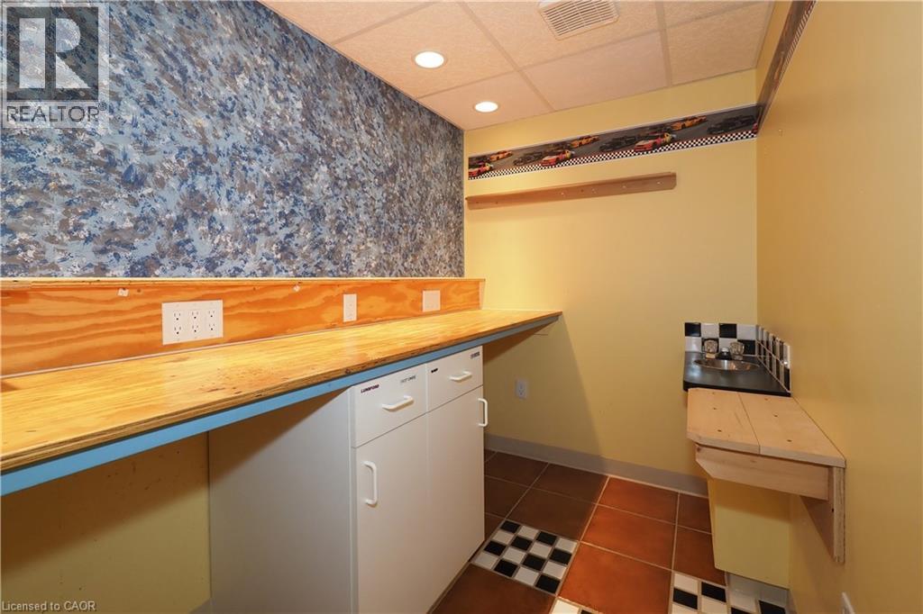 130A MILLER Crescent - 31