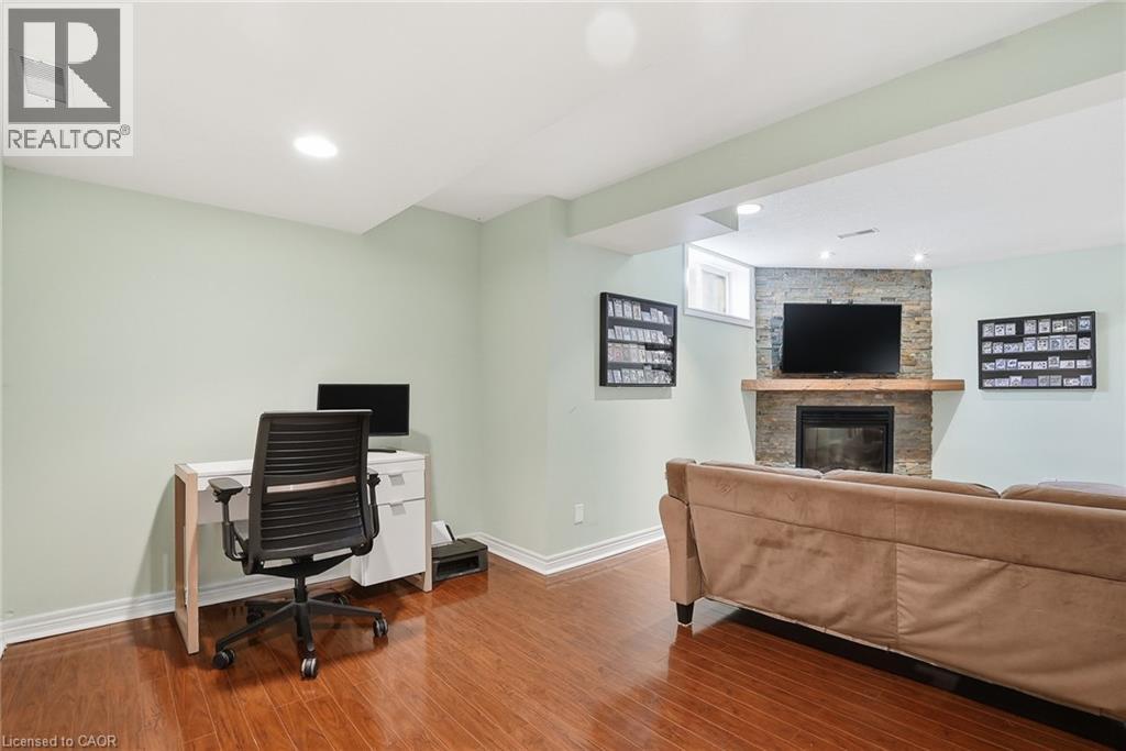 136 MARCY Crescent - 25