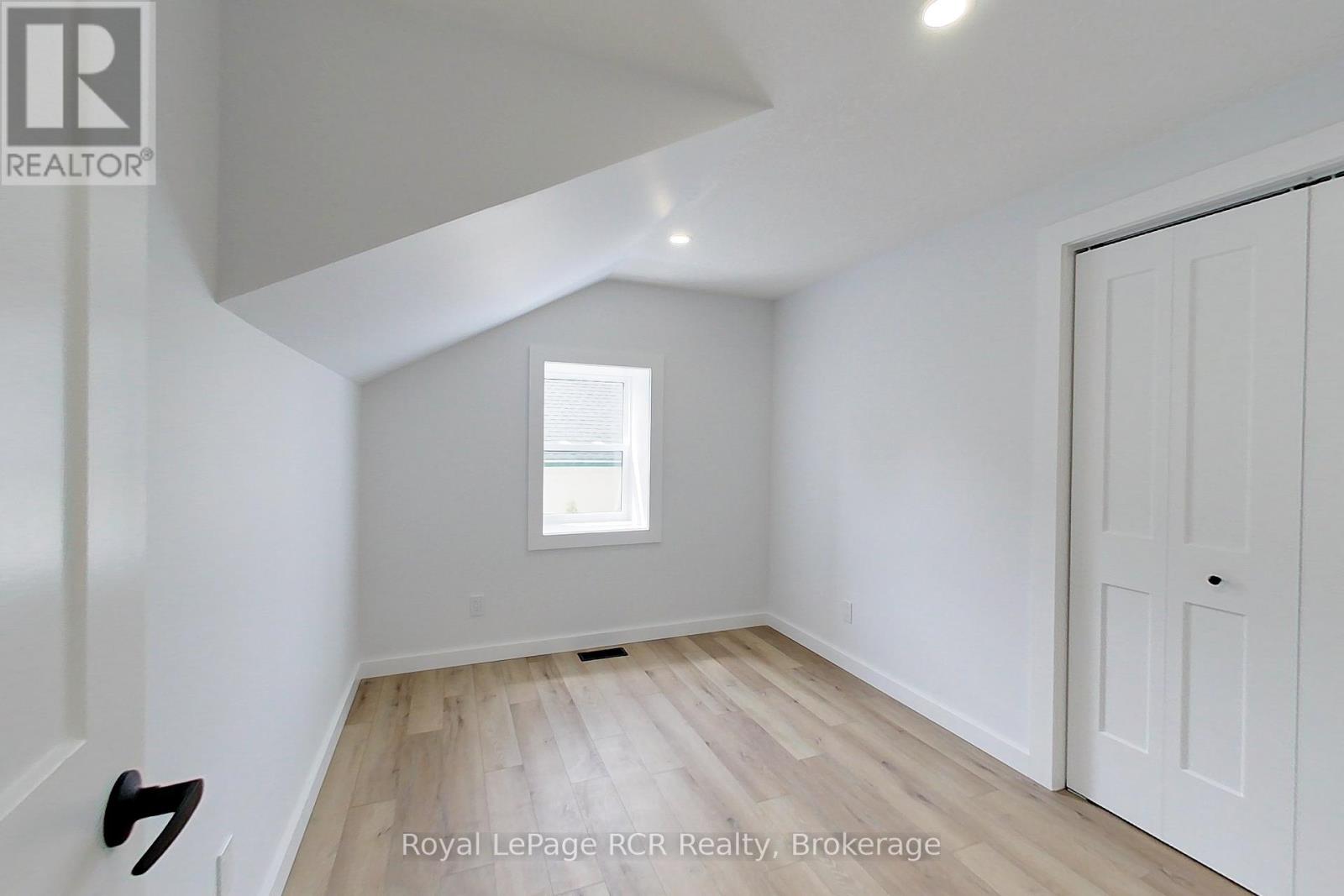 563 7TH AVENUE - 32
