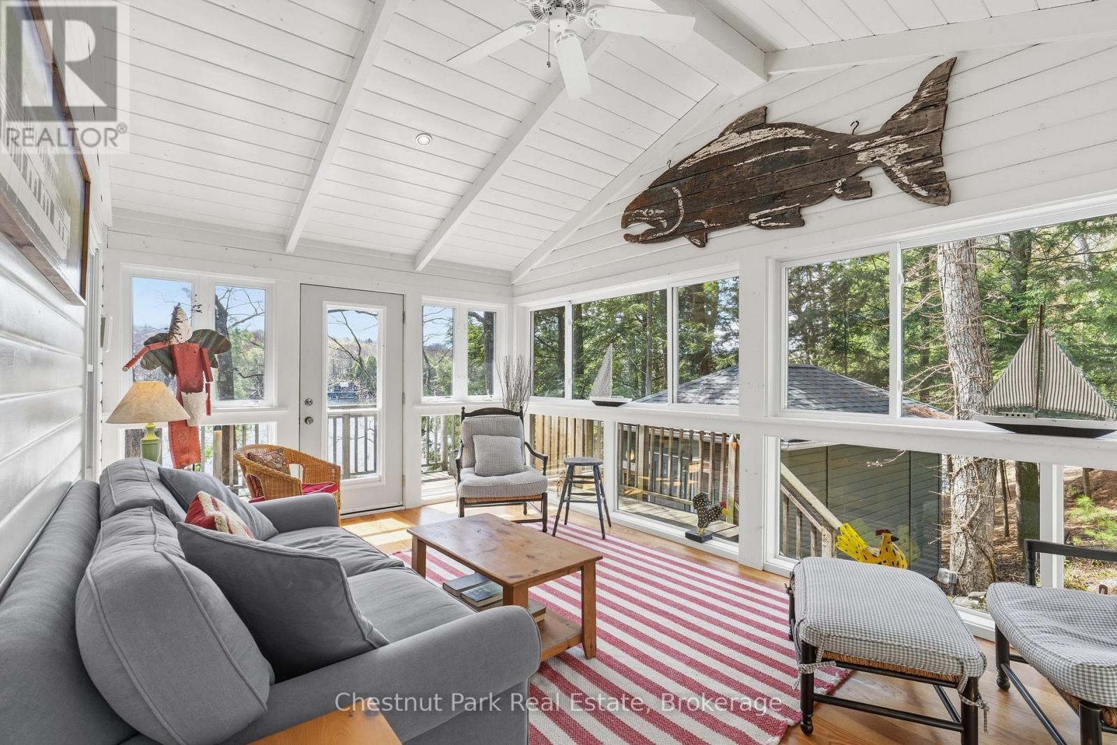 ##8 1086 PENNWOOD ROAD - 9
