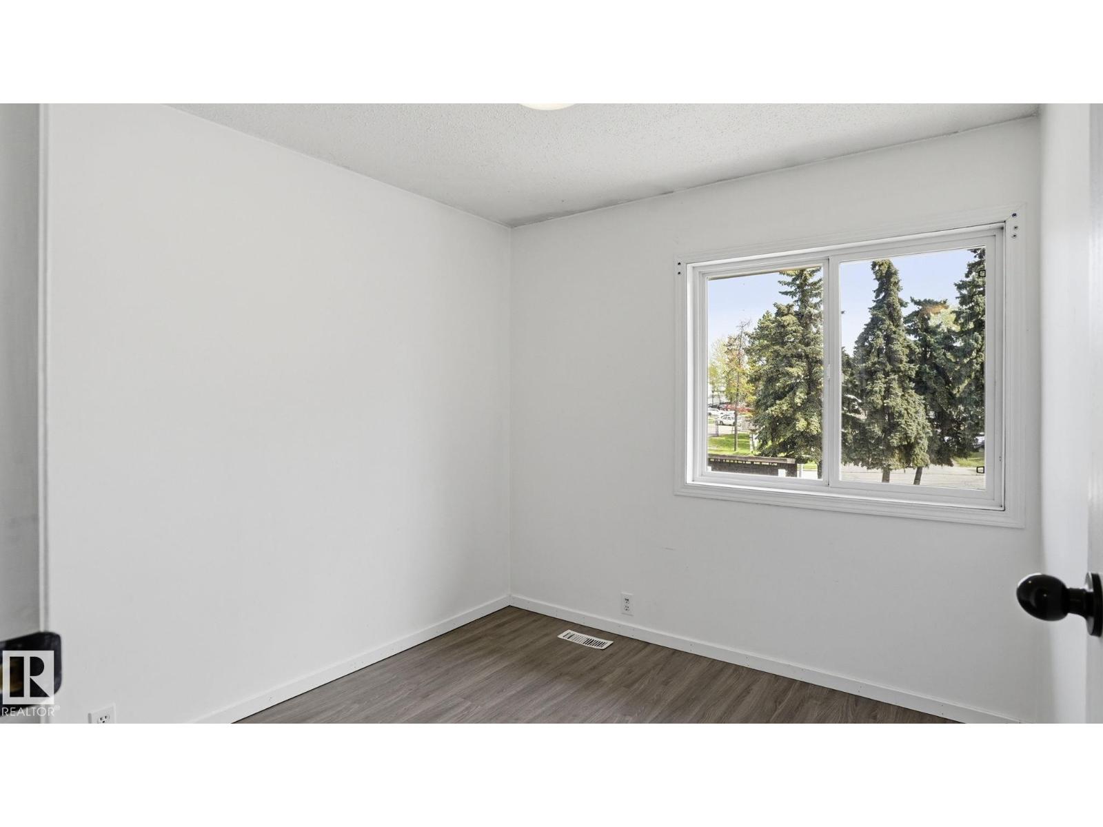 210 WOODBRIDGE WY - 18