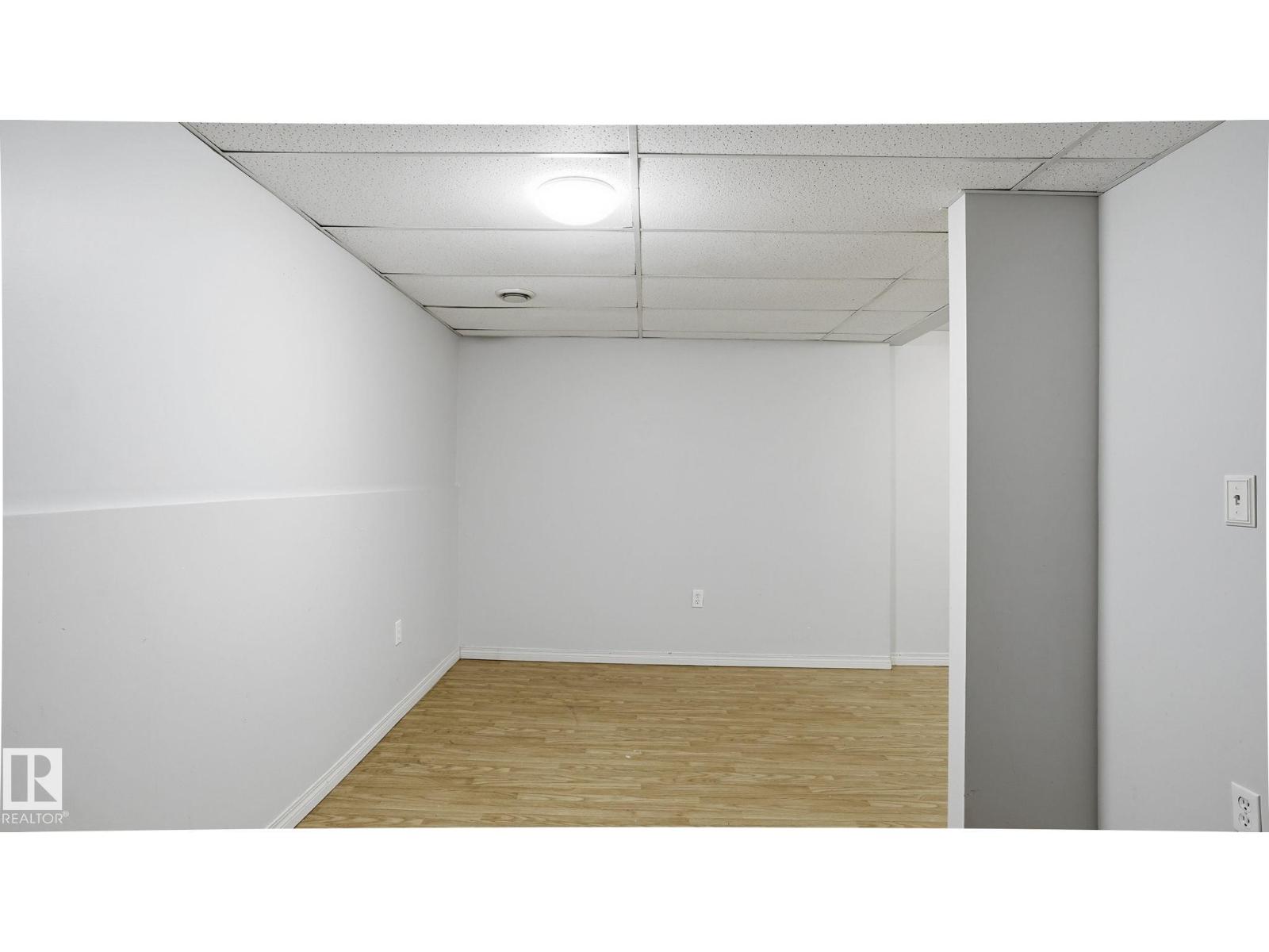 210 WOODBRIDGE WY - 23