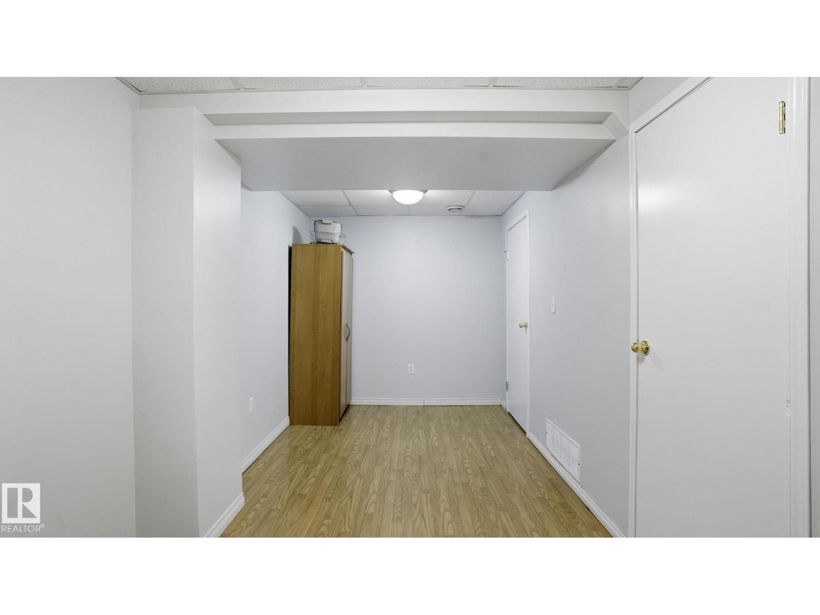 210 WOODBRIDGE WY - 24