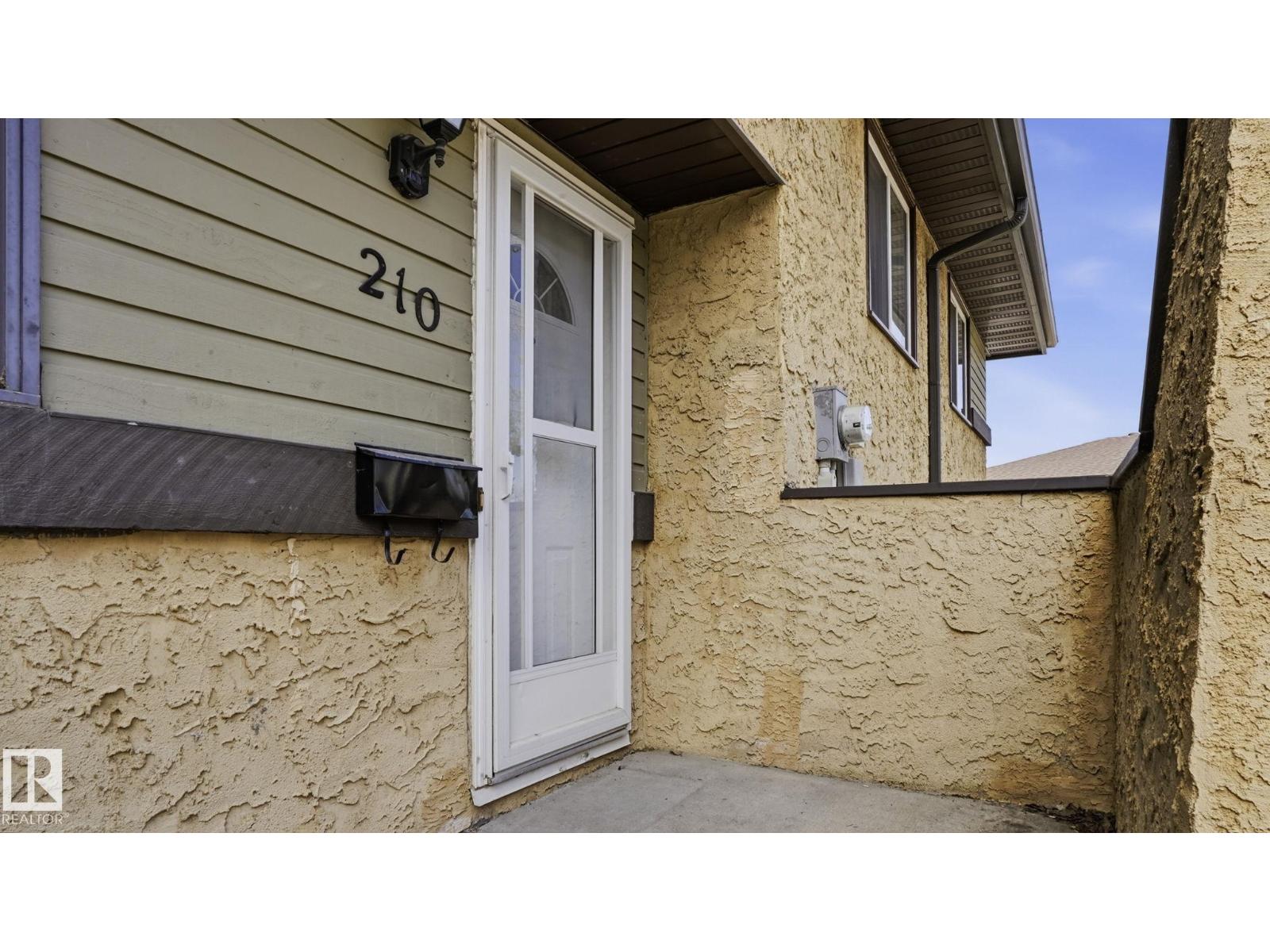 210 WOODBRIDGE WY - 5