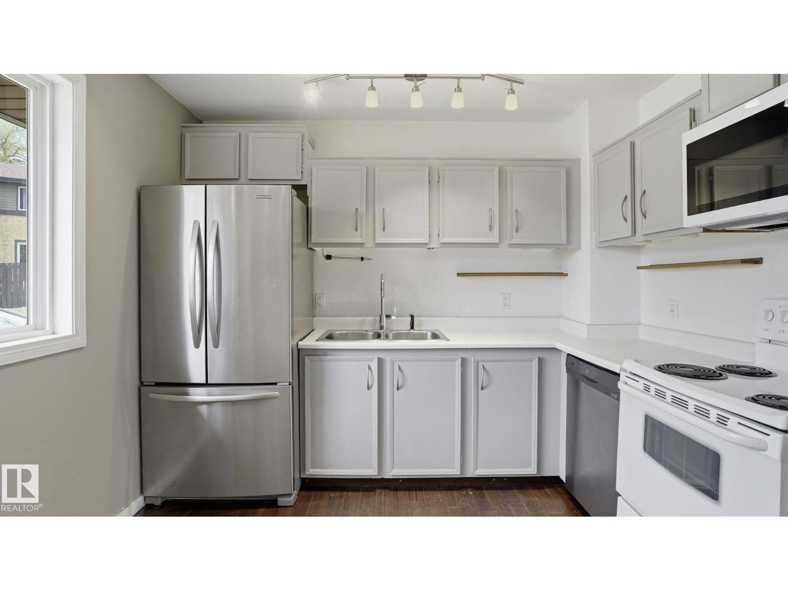 210 WOODBRIDGE WY - 8