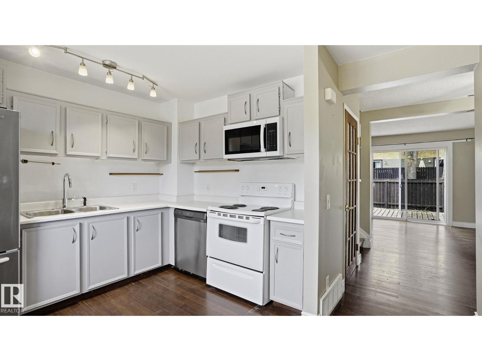 210 WOODBRIDGE WY - 9
