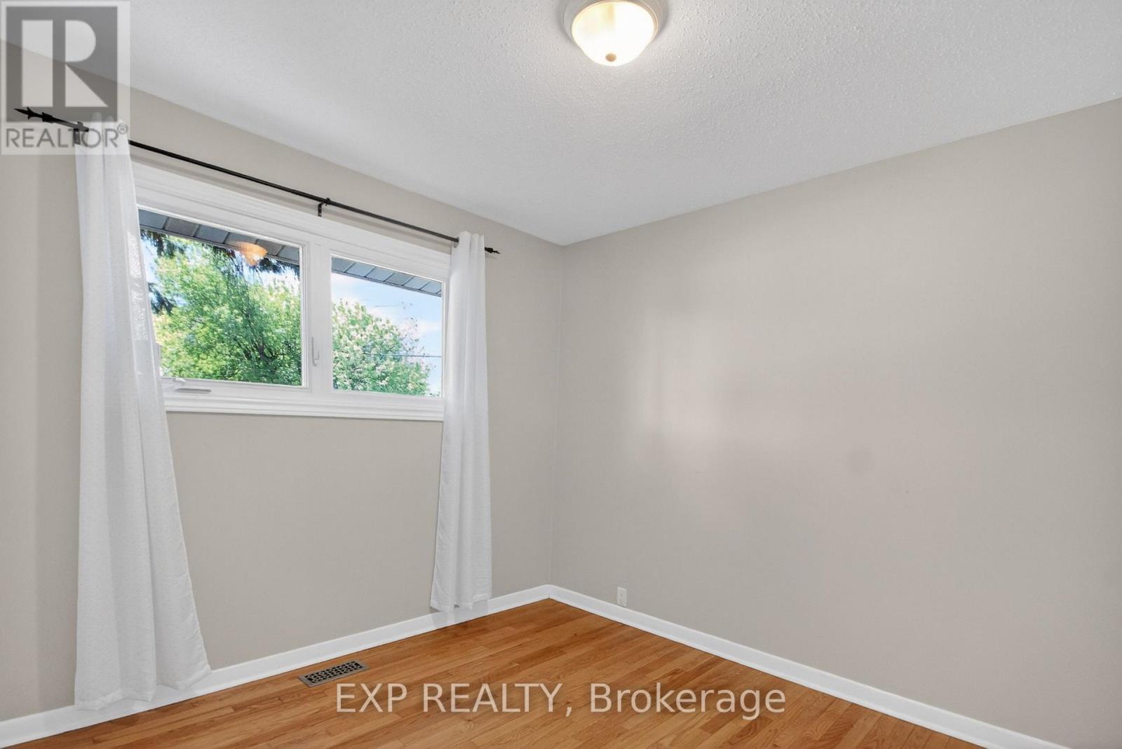31 BARLYN AVENUE - 10