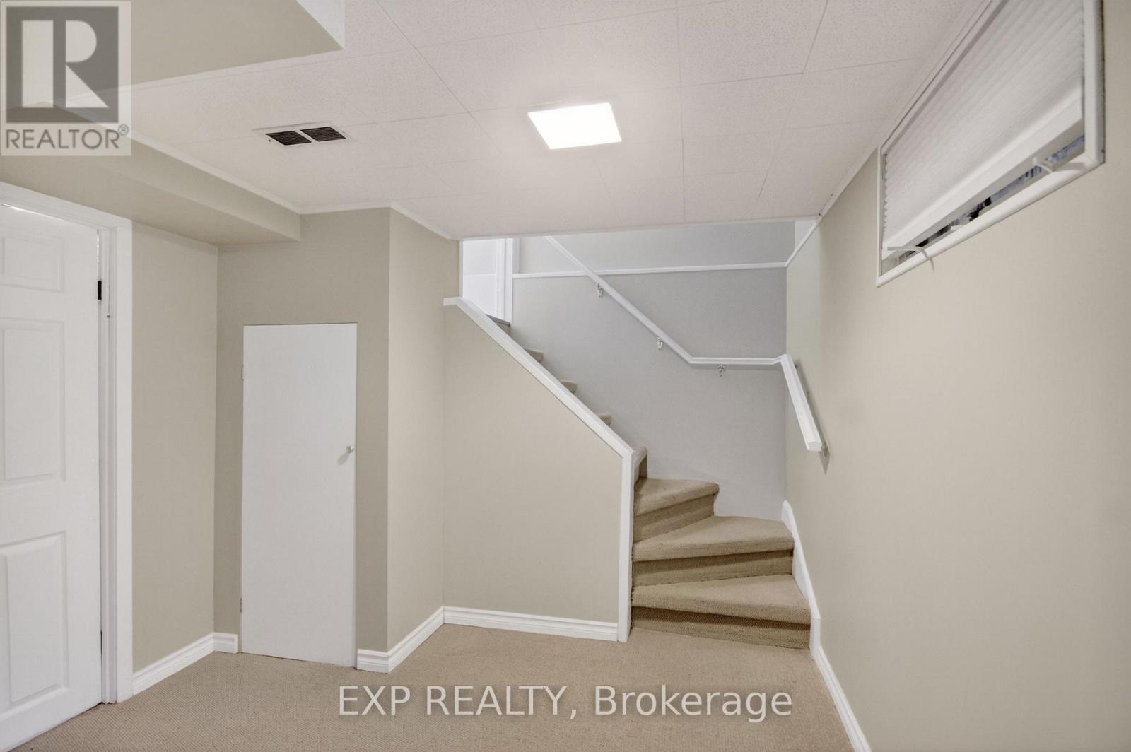 31 BARLYN AVENUE - 12