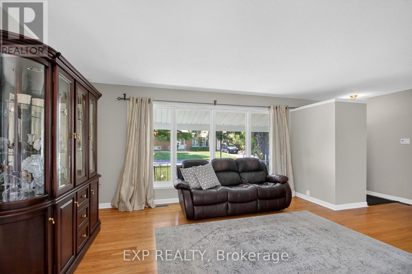 31 BARLYN AVENUE - 4