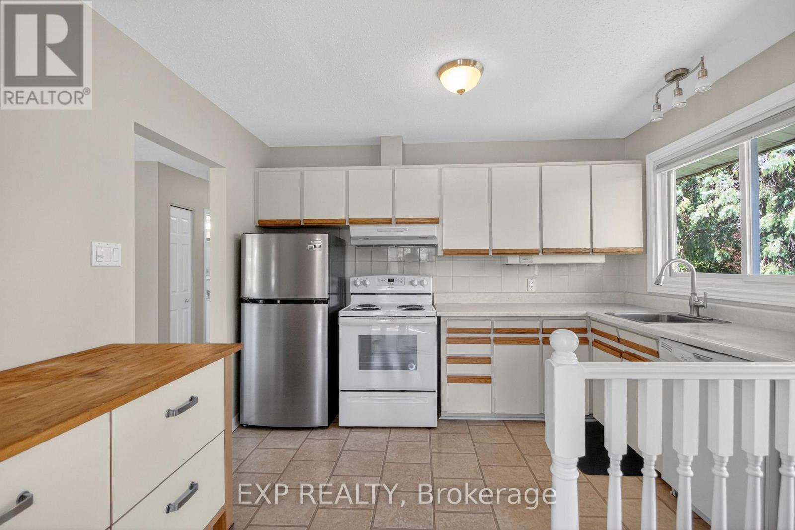 31 BARLYN AVENUE - 6