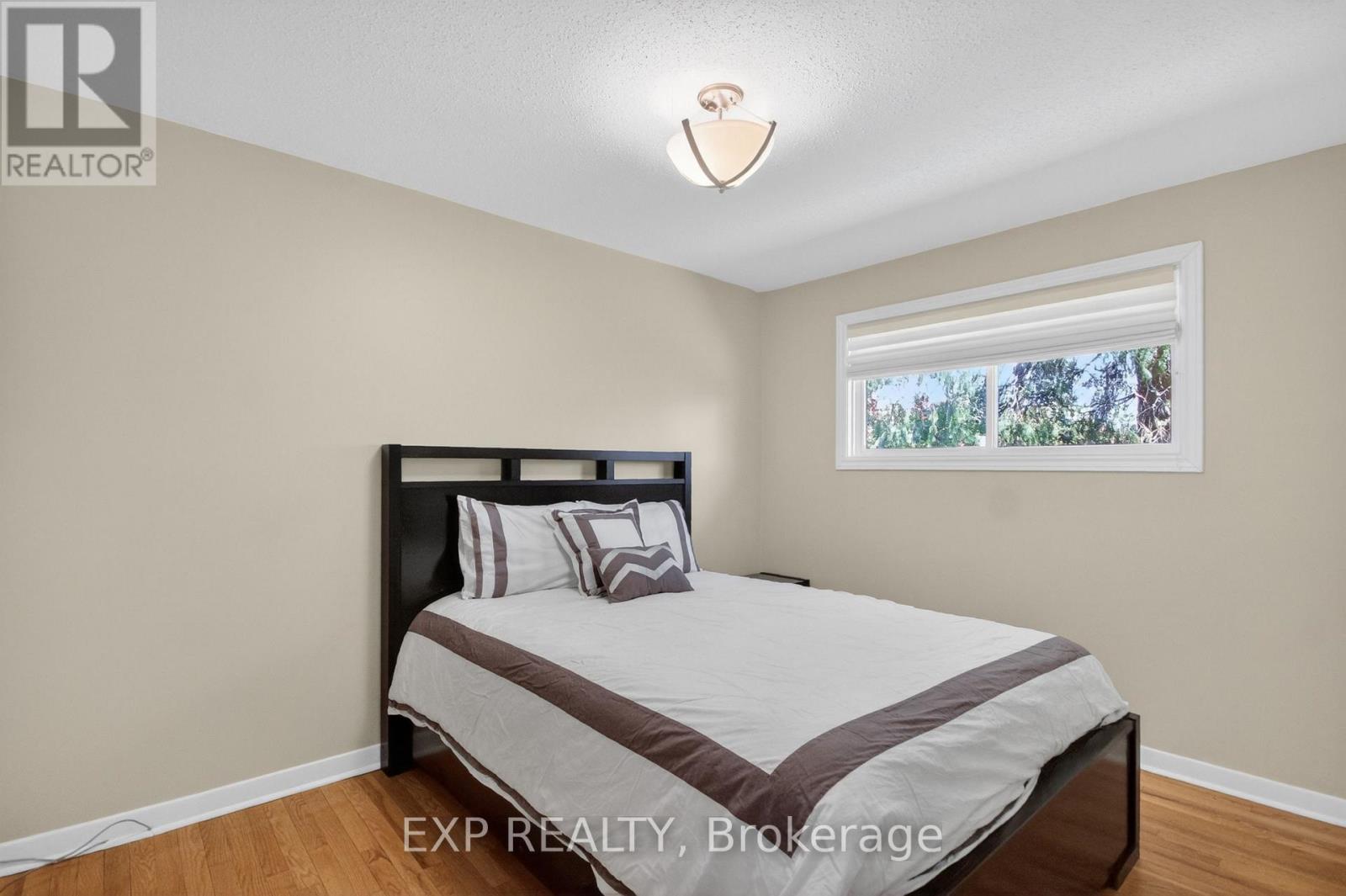 31 BARLYN AVENUE - 8